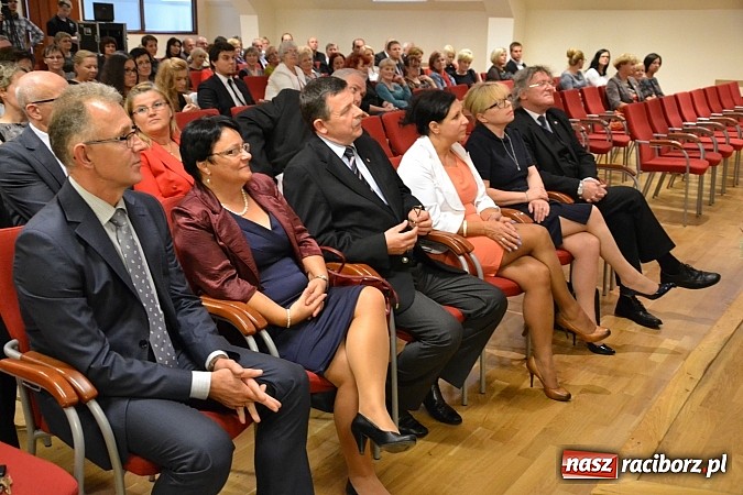 Zdjęcie w galerii na portalu naszraciborz.pl: Powiatowe obchody Dnia Edukacji Narodowej na Zamku Piastowskim wiadomości z regionu