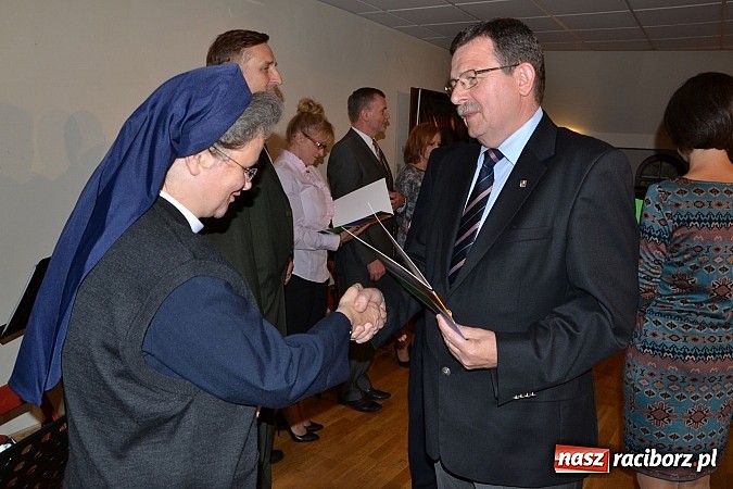 Zdjęcie w galerii na portalu naszraciborz.pl: Powiatowe obchody Dnia Edukacji Narodowej na Zamku Piastowskim wiadomości z regionu