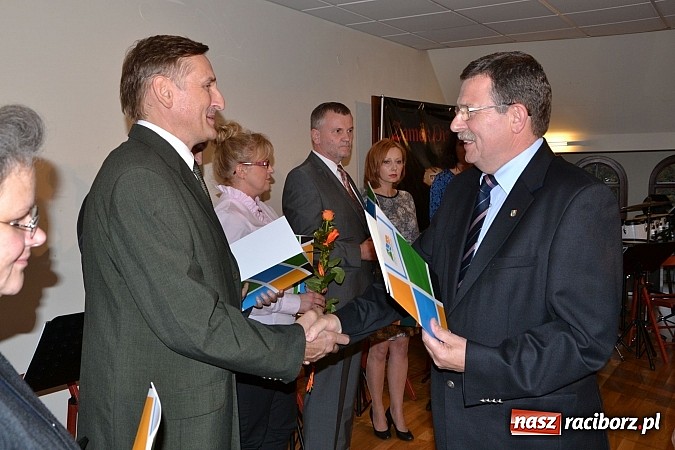 Zdjęcie w galerii na portalu naszraciborz.pl: Powiatowe obchody Dnia Edukacji Narodowej na Zamku Piastowskim wiadomości z regionu