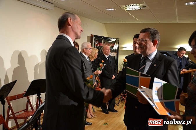 Zdjęcie w galerii na portalu naszraciborz.pl: Powiatowe obchody Dnia Edukacji Narodowej na Zamku Piastowskim wiadomości z regionu