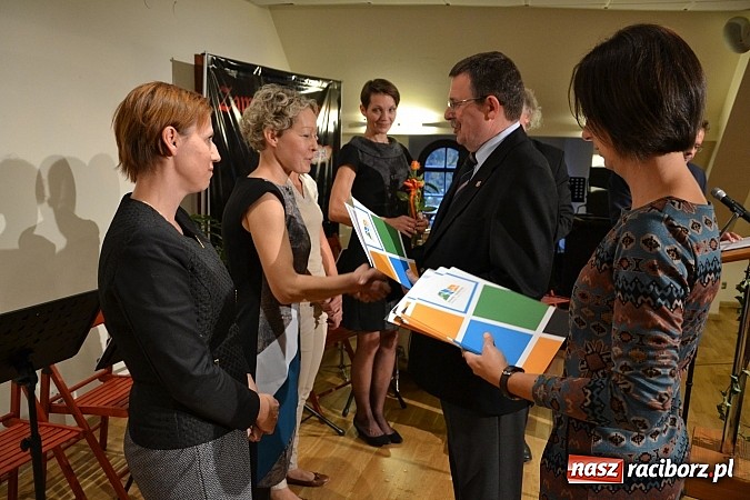 Zdjęcie w galerii na portalu naszraciborz.pl: Powiatowe obchody Dnia Edukacji Narodowej na Zamku Piastowskim wiadomości z regionu