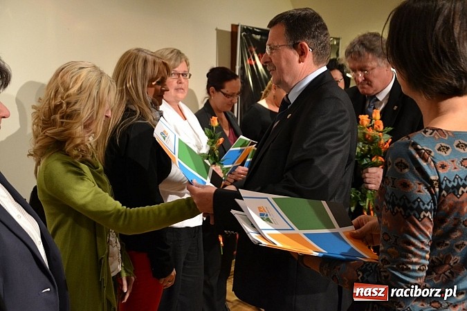 Zdjęcie w galerii na portalu naszraciborz.pl: Powiatowe obchody Dnia Edukacji Narodowej na Zamku Piastowskim wiadomości z regionu