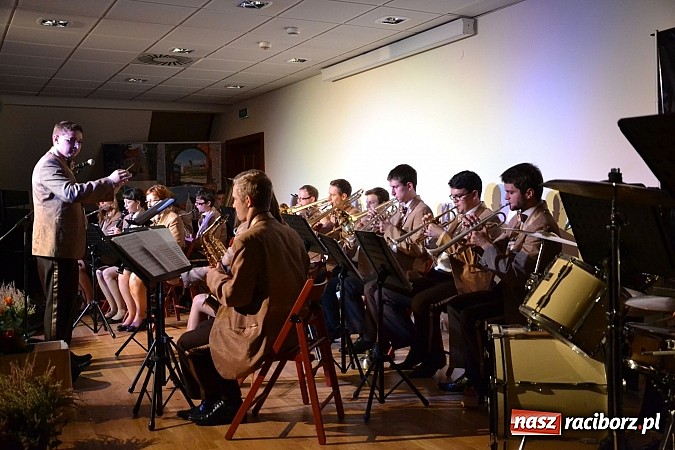 Zdjęcie w galerii na portalu naszraciborz.pl: Powiatowe obchody Dnia Edukacji Narodowej na Zamku Piastowskim wiadomości z regionu