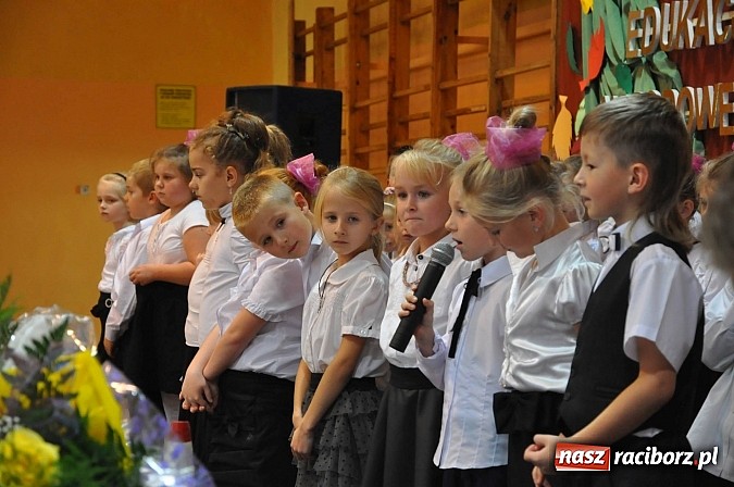 Zdjęcie w galerii na portalu naszraciborz.pl: Święto edukacji w szkole w Krzanowicach wiadomości z regionu