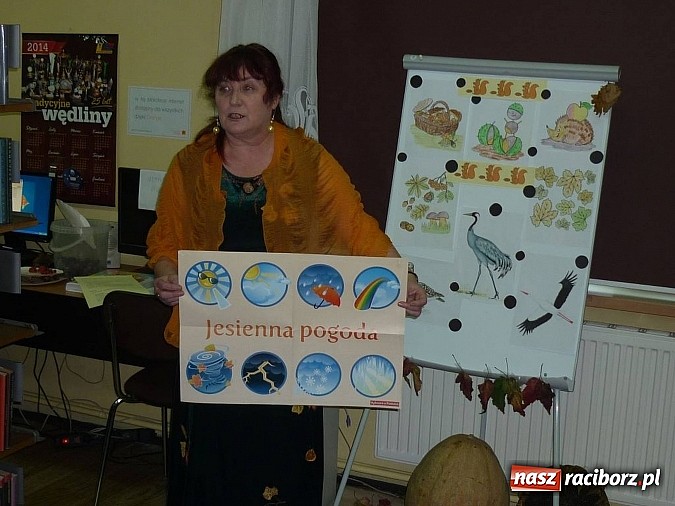 Zdjęcie w galerii na portalu naszraciborz.pl: Czytanie na dywanie na Ostrogu  wiadomości z regionu