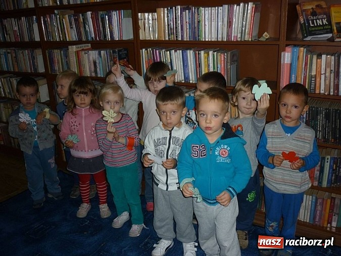 Zdjęcie w galerii na portalu naszraciborz.pl: Czytanie na dywanie na Ostrogu  wiadomości z regionu