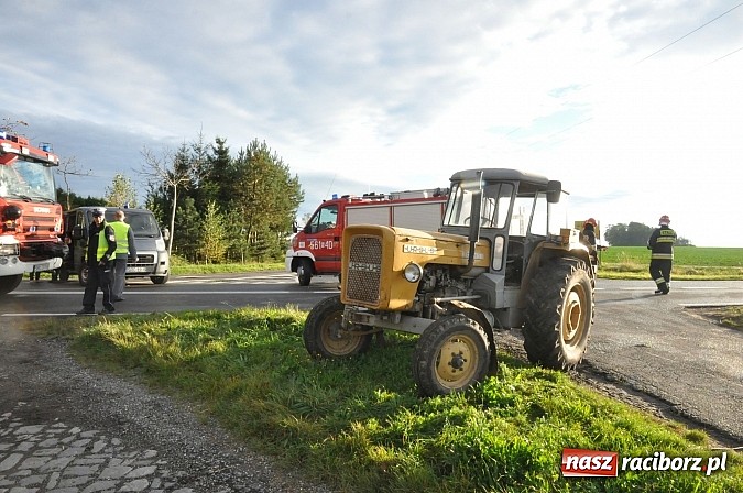 Zdjęcie w galerii na portalu naszraciborz.pl: Operacyjny land rover raciborskich strażaków dachował w Samborowicach na DW 916 wiadomości z regionu