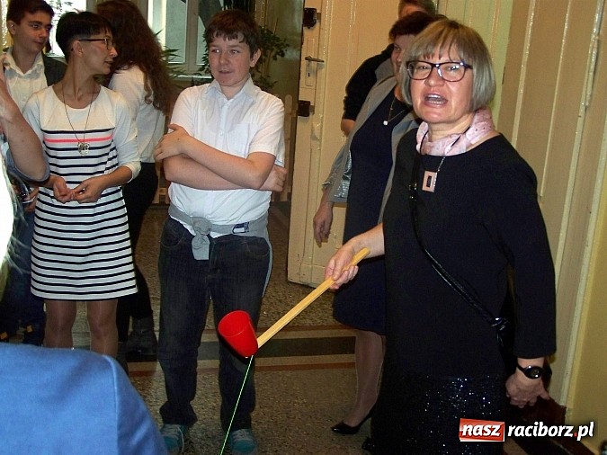 Zdjęcie w galerii na portalu naszraciborz.pl: Dzień Nauczyciela inny niż zwykle wiadomości z regionu