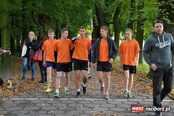 Zdjęcie w galerii na portalu naszraciborz.pl: Rejonowe Sztafetowe Biegi Przełajowe w Tworkowie wiadomości z regionu