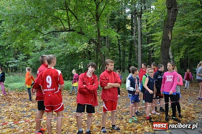 Zdjęcie w galerii na portalu naszraciborz.pl: Rejonowe Sztafetowe Biegi Przełajowe w Tworkowie wiadomości z regionu