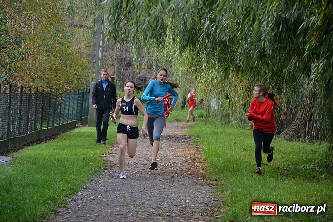 Zdjęcie w galerii na portalu naszraciborz.pl: Rejonowe Sztafetowe Biegi Przełajowe w Tworkowie wiadomości z regionu