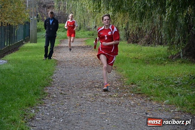 Zdjęcie w galerii na portalu naszraciborz.pl: Rejonowe Sztafetowe Biegi Przełajowe w Tworkowie wiadomości z regionu