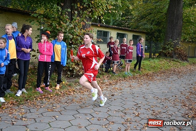 Zdjęcie w galerii na portalu naszraciborz.pl: Rejonowe Sztafetowe Biegi Przełajowe w Tworkowie wiadomości z regionu