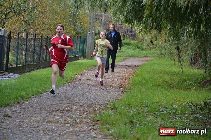 Zdjęcie w galerii na portalu naszraciborz.pl: Rejonowe Sztafetowe Biegi Przełajowe w Tworkowie wiadomości z regionu