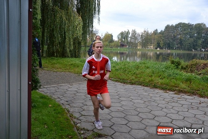 Zdjęcie w galerii na portalu naszraciborz.pl: Rejonowe Sztafetowe Biegi Przełajowe w Tworkowie wiadomości z regionu