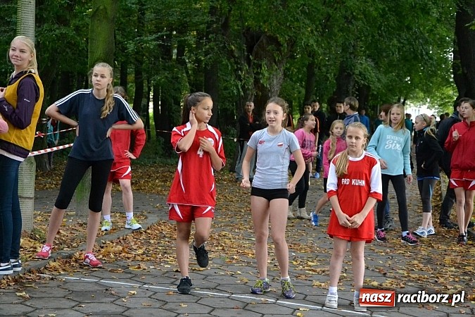 Zdjęcie w galerii na portalu naszraciborz.pl: Rejonowe Sztafetowe Biegi Przełajowe w Tworkowie wiadomości z regionu