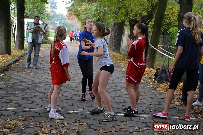 Zdjęcie w galerii na portalu naszraciborz.pl: Rejonowe Sztafetowe Biegi Przełajowe w Tworkowie wiadomości z regionu