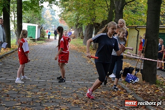 Zdjęcie w galerii na portalu naszraciborz.pl: Rejonowe Sztafetowe Biegi Przełajowe w Tworkowie wiadomości z regionu