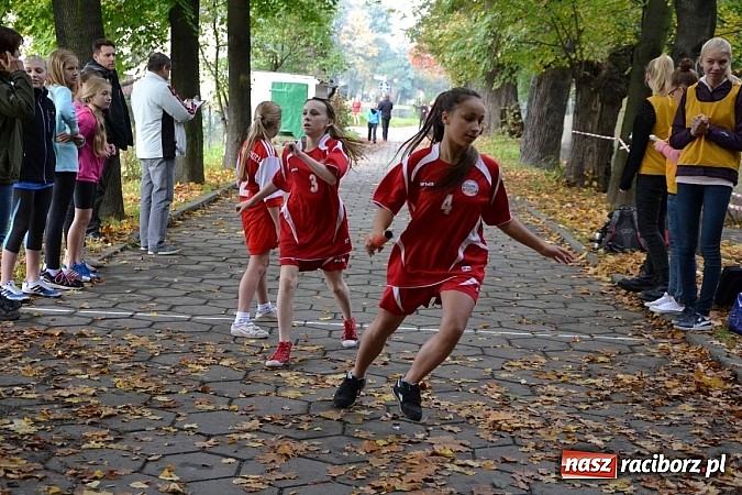 Zdjęcie w galerii na portalu naszraciborz.pl: Rejonowe Sztafetowe Biegi Przełajowe w Tworkowie wiadomości z regionu