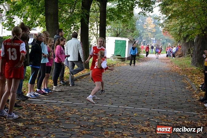 Zdjęcie w galerii na portalu naszraciborz.pl: Rejonowe Sztafetowe Biegi Przełajowe w Tworkowie wiadomości z regionu