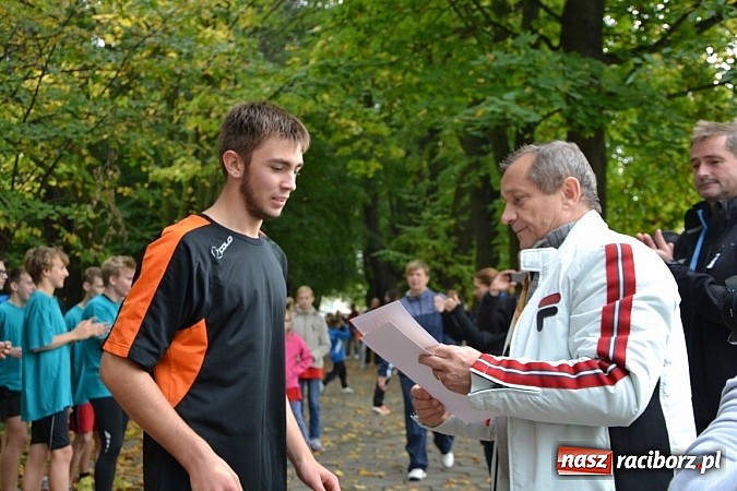 Zdjęcie w galerii na portalu naszraciborz.pl: Rejonowe Sztafetowe Biegi Przełajowe w Tworkowie wiadomości z regionu