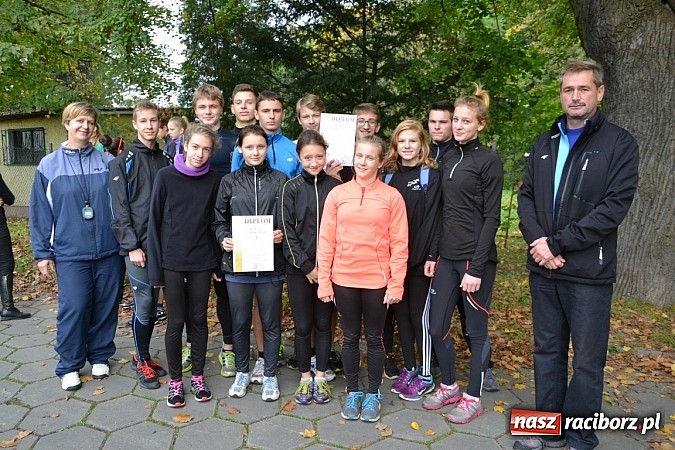 Zdjęcie w galerii na portalu naszraciborz.pl: Rejonowe Sztafetowe Biegi Przełajowe w Tworkowie wiadomości z regionu