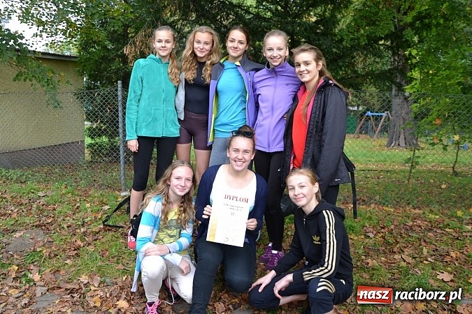 Zdjęcie w galerii na portalu naszraciborz.pl: Rejonowe Sztafetowe Biegi Przełajowe w Tworkowie wiadomości z regionu