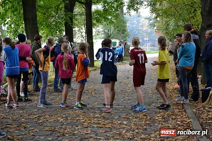 Zdjęcie w galerii na portalu naszraciborz.pl: Rejonowe Sztafetowe Biegi Przełajowe w Tworkowie wiadomości z regionu