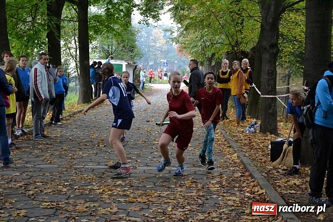 Zdjęcie w galerii na portalu naszraciborz.pl: Rejonowe Sztafetowe Biegi Przełajowe w Tworkowie wiadomości z regionu