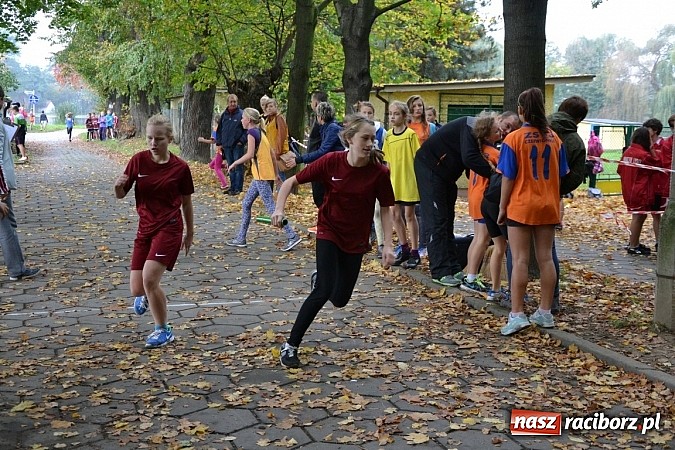 Zdjęcie w galerii na portalu naszraciborz.pl: Rejonowe Sztafetowe Biegi Przełajowe w Tworkowie wiadomości z regionu