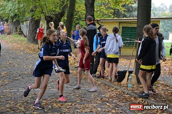 Zdjęcie w galerii na portalu naszraciborz.pl: Rejonowe Sztafetowe Biegi Przełajowe w Tworkowie wiadomości z regionu