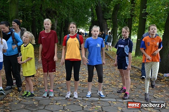 Zdjęcie w galerii na portalu naszraciborz.pl: Rejonowe Sztafetowe Biegi Przełajowe w Tworkowie wiadomości z regionu