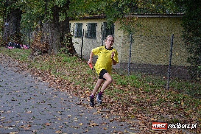 Zdjęcie w galerii na portalu naszraciborz.pl: Rejonowe Sztafetowe Biegi Przełajowe w Tworkowie wiadomości z regionu