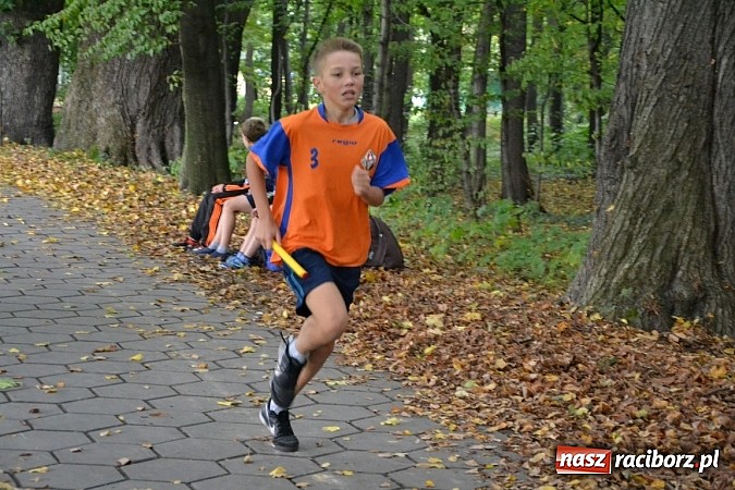 Zdjęcie w galerii na portalu naszraciborz.pl: Rejonowe Sztafetowe Biegi Przełajowe w Tworkowie wiadomości z regionu