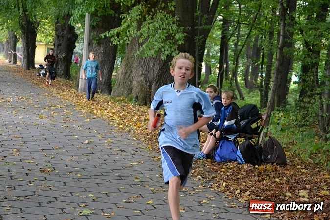 Zdjęcie w galerii na portalu naszraciborz.pl: Rejonowe Sztafetowe Biegi Przełajowe w Tworkowie wiadomości z regionu