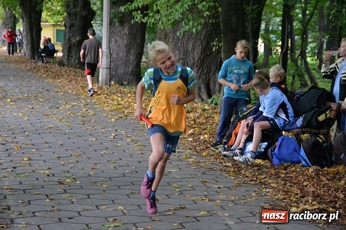 Zdjęcie w galerii na portalu naszraciborz.pl: Rejonowe Sztafetowe Biegi Przełajowe w Tworkowie wiadomości z regionu