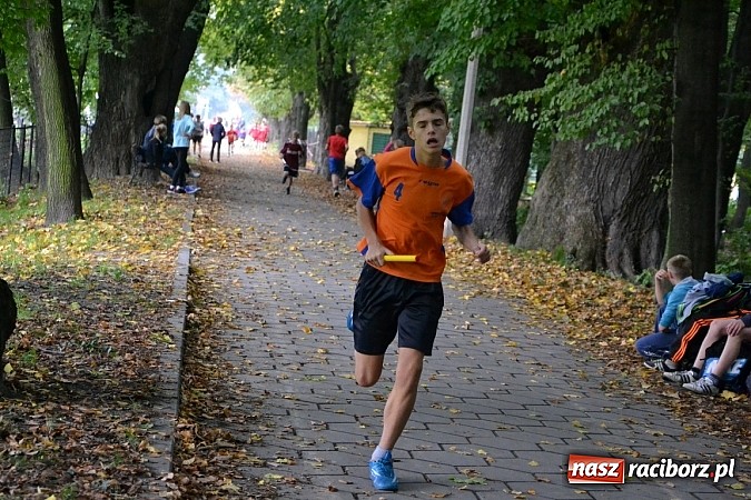 Zdjęcie w galerii na portalu naszraciborz.pl: Rejonowe Sztafetowe Biegi Przełajowe w Tworkowie wiadomości z regionu