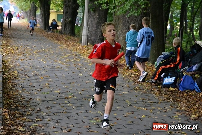Zdjęcie w galerii na portalu naszraciborz.pl: Rejonowe Sztafetowe Biegi Przełajowe w Tworkowie wiadomości z regionu