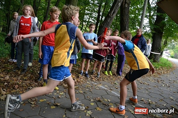 Zdjęcie w galerii na portalu naszraciborz.pl: Rejonowe Sztafetowe Biegi Przełajowe w Tworkowie wiadomości z regionu