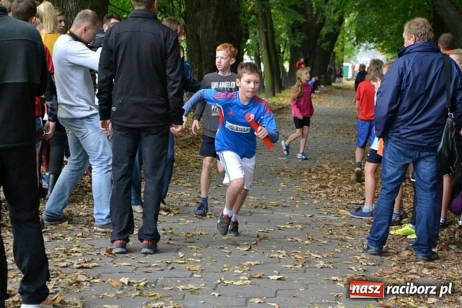 Zdjęcie w galerii na portalu naszraciborz.pl: Rejonowe Sztafetowe Biegi Przełajowe w Tworkowie wiadomości z regionu