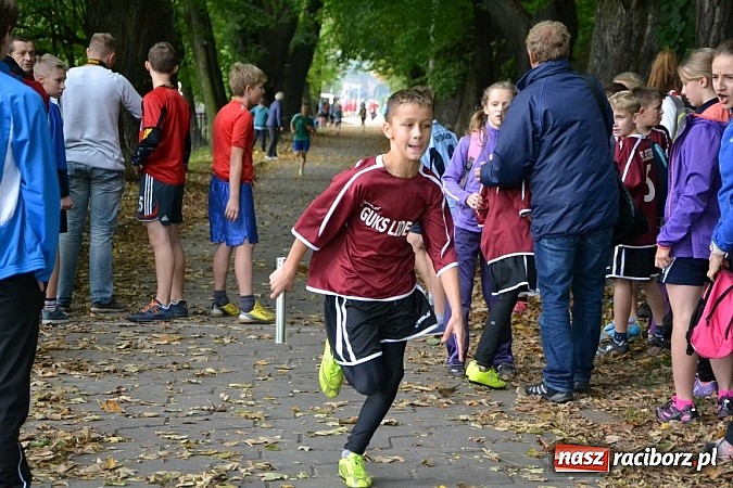 Zdjęcie w galerii na portalu naszraciborz.pl: Rejonowe Sztafetowe Biegi Przełajowe w Tworkowie wiadomości z regionu