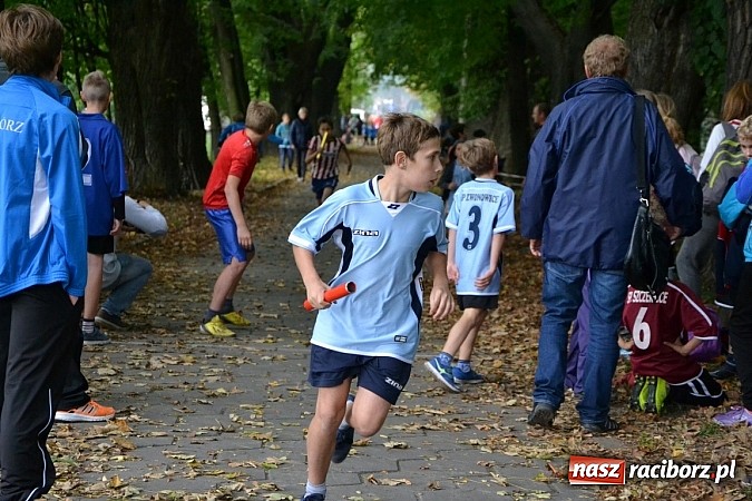Zdjęcie w galerii na portalu naszraciborz.pl: Rejonowe Sztafetowe Biegi Przełajowe w Tworkowie wiadomości z regionu