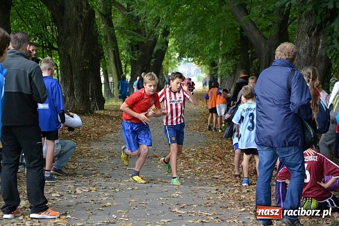 Zdjęcie w galerii na portalu naszraciborz.pl: Rejonowe Sztafetowe Biegi Przełajowe w Tworkowie wiadomości z regionu