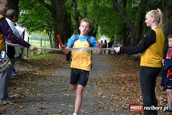 Zdjęcie w galerii na portalu naszraciborz.pl: Rejonowe Sztafetowe Biegi Przełajowe w Tworkowie wiadomości z regionu