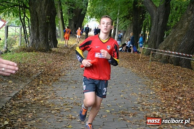 Zdjęcie w galerii na portalu naszraciborz.pl: Rejonowe Sztafetowe Biegi Przełajowe w Tworkowie wiadomości z regionu