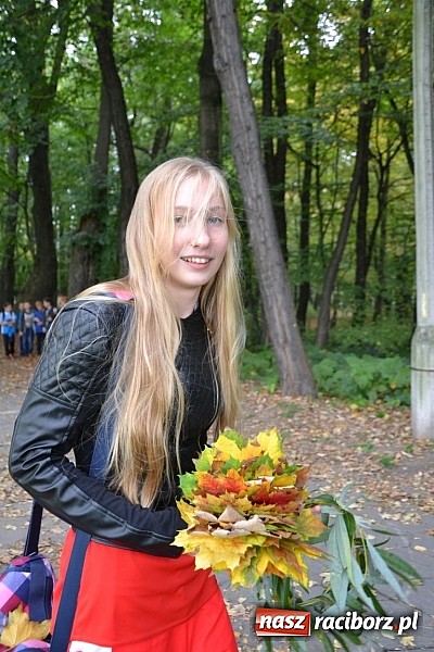 Zdjęcie w galerii na portalu naszraciborz.pl: Rejonowe Sztafetowe Biegi Przełajowe w Tworkowie wiadomości z regionu