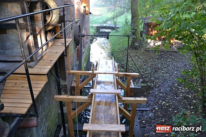 Zdjęcie w galerii na portalu naszraciborz.pl: Uroczyste uruchomienie koła młyńskiego przy zabytkowym młynie w Tworkowie wiadomości z regionu