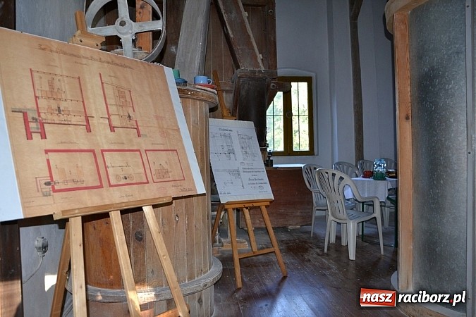Zdjęcie w galerii na portalu naszraciborz.pl: Uroczyste uruchomienie koła młyńskiego przy zabytkowym młynie w Tworkowie wiadomości z regionu