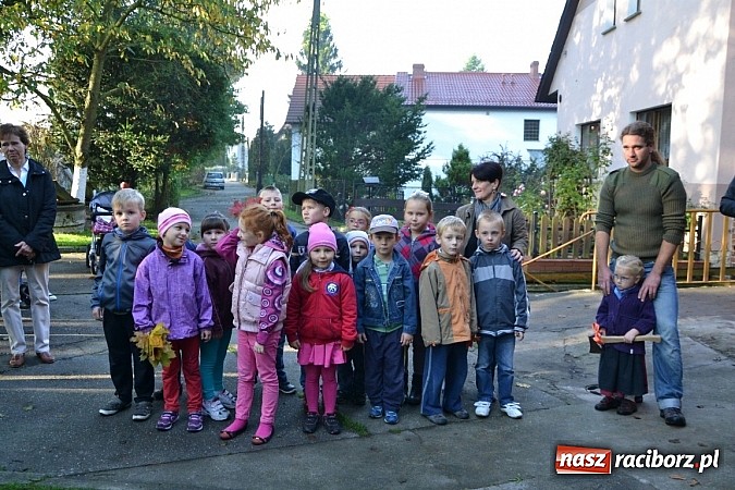 Zdjęcie w galerii na portalu naszraciborz.pl: Uroczyste uruchomienie koła młyńskiego przy zabytkowym młynie w Tworkowie wiadomości z regionu