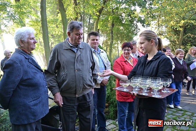 Zdjęcie w galerii na portalu naszraciborz.pl: Uroczyste uruchomienie koła młyńskiego przy zabytkowym młynie w Tworkowie wiadomości z regionu